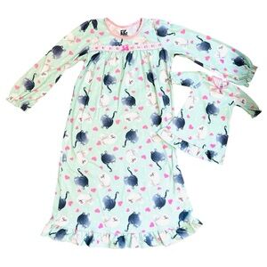 Girls Nightgown and matching doll set size 6 The secret life of pets 2, dog/cat